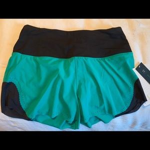 NWT Lululemon Smooth Stride Short